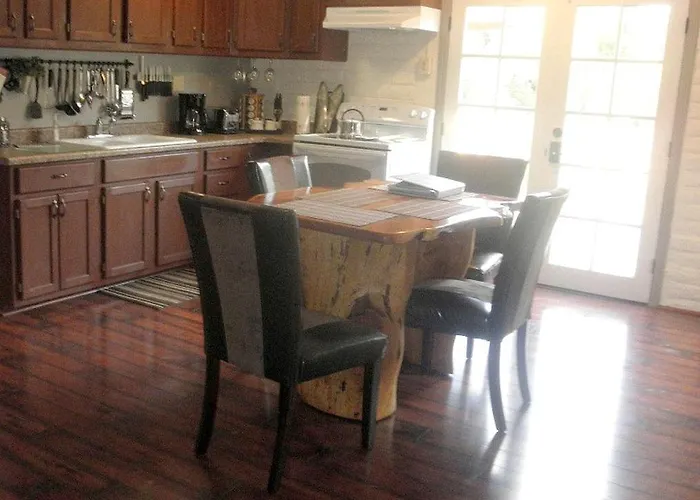Secluded Family-friendly With Outdoor Theme Near Phoenix, Arizona